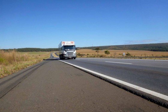 Caminhoneiro investigado em Goiás por roubar cargas é preso no interior de MT
