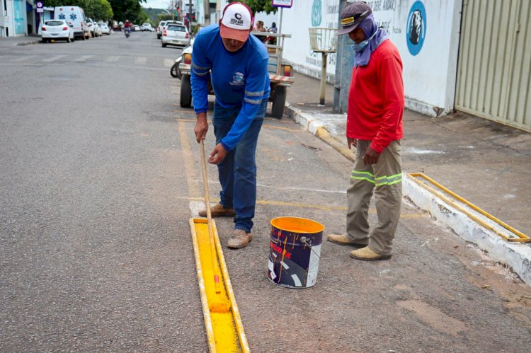 Secretaria de Transporte finaliza marcações de estacionamento nas ruas Waldir Rabelo e Amaro Leite