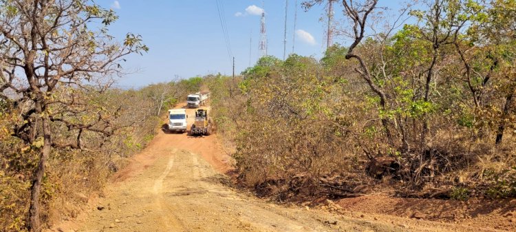 Prefeitura de Barra do Garças inicia recuperação na estrada do Parque Estadual da Serra Azul