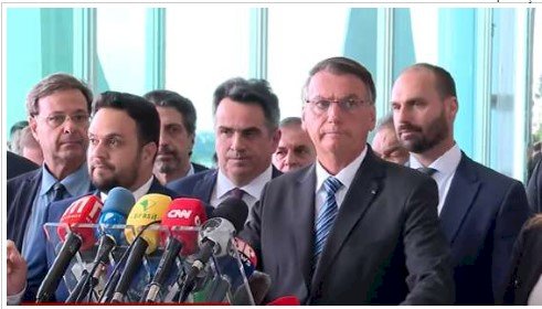 Bolsonaro agradece votos e diz que protestos são frutos de