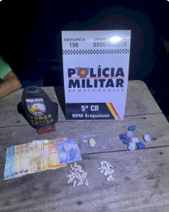 POLÍCIA MILITAR AGE RÁPIDO E PRENDE CASAL POR TRÁFICO DE DROGAS E MAUS TRATOS A CRIANÇA DE 01 ANO DE IDADE