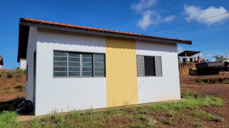 Obras: Equipe trabalha em diversos serviços simultaneamente no Residencial Carvalho I, II e III
